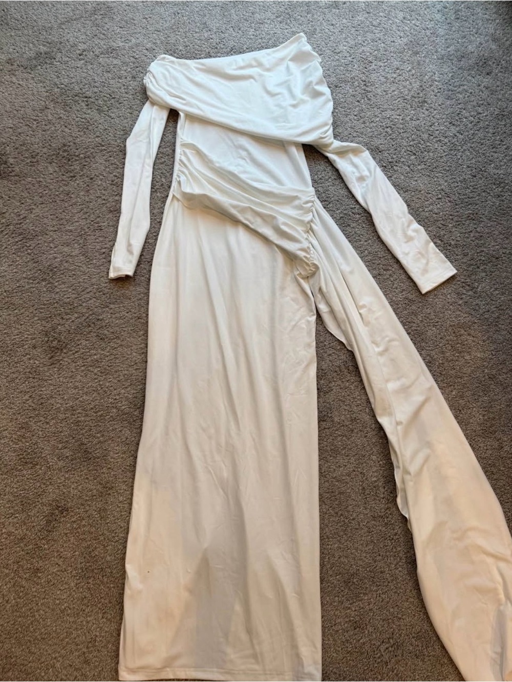 Elegant One-Shoulder White Ruched Evening Dress - Picture 2 of 2